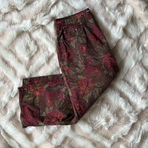 Halston Jeans Cropped Flowered